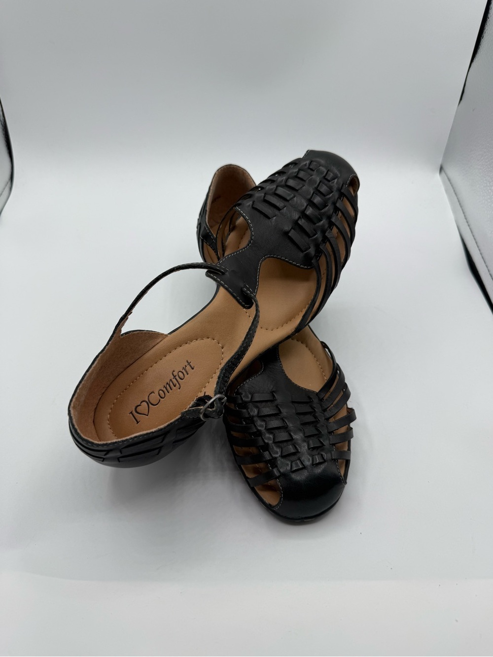 I Love Comfort T-Strap Black Woven Sandals Sz 9M